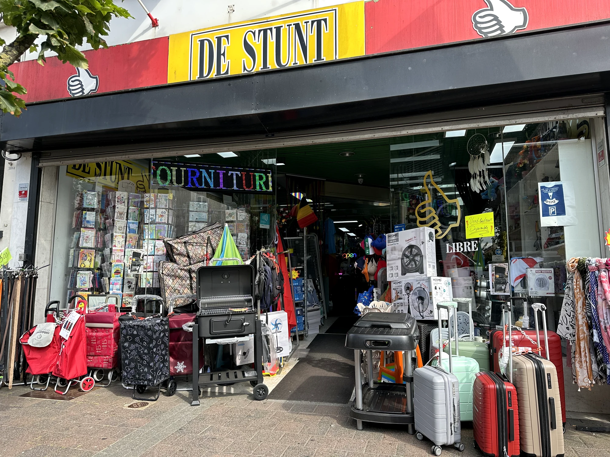 Devanture de DE STUNT à La Louvière, Rue Albert 1er 31