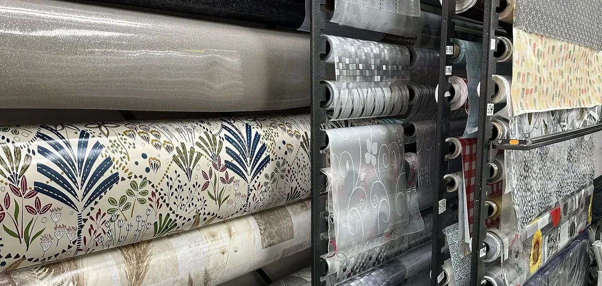 Rayon linge de maison de DE STUNT à La Louvière : nappes et textiles empilés